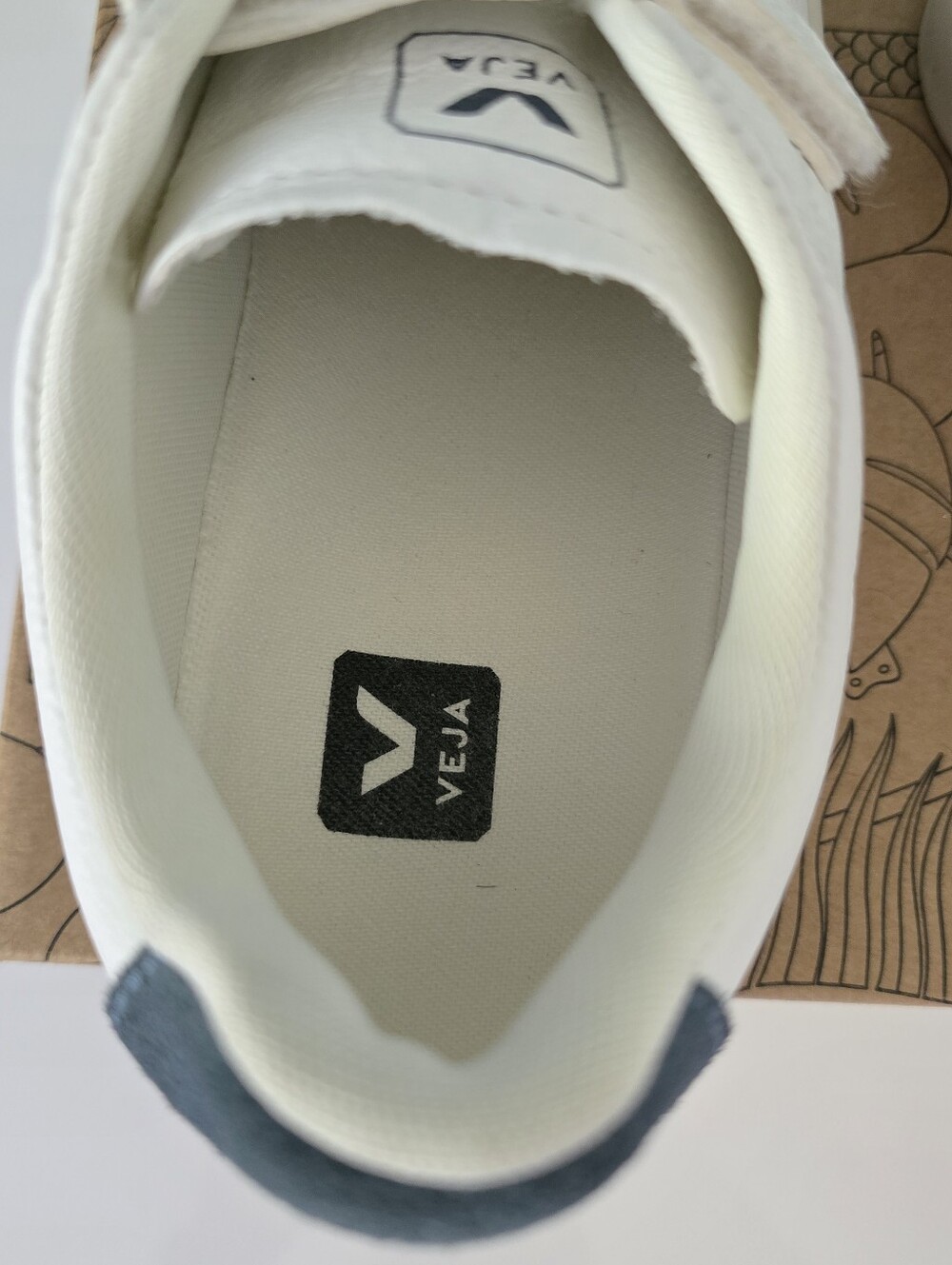 VEJA Kids Esplar Sneakers - With White Blue Accent Velcro Straps Wide Toe Box - Picture 10 of 13